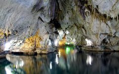 سهولان غار آبی که به قلعه ای ۳ هزار ساله راه دارد