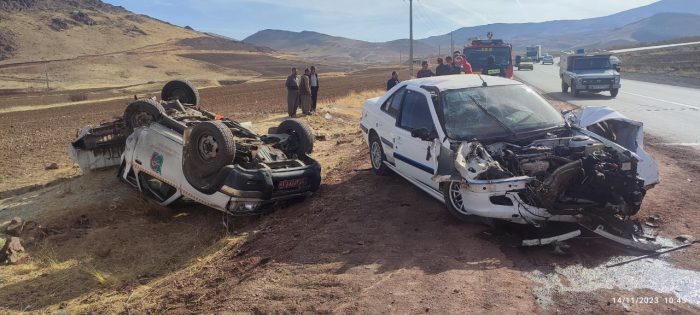 تصادف شدید خودروی راهداری مهاباد با پژو جاده برهان